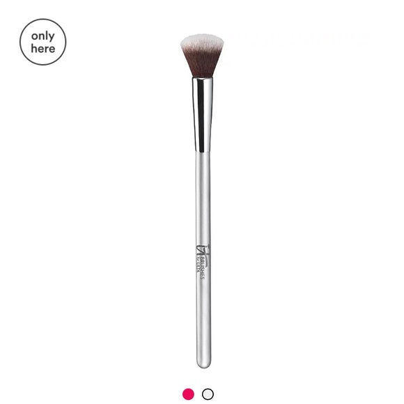 It cosmetics blurring concealer brush - Picture 1 of 4